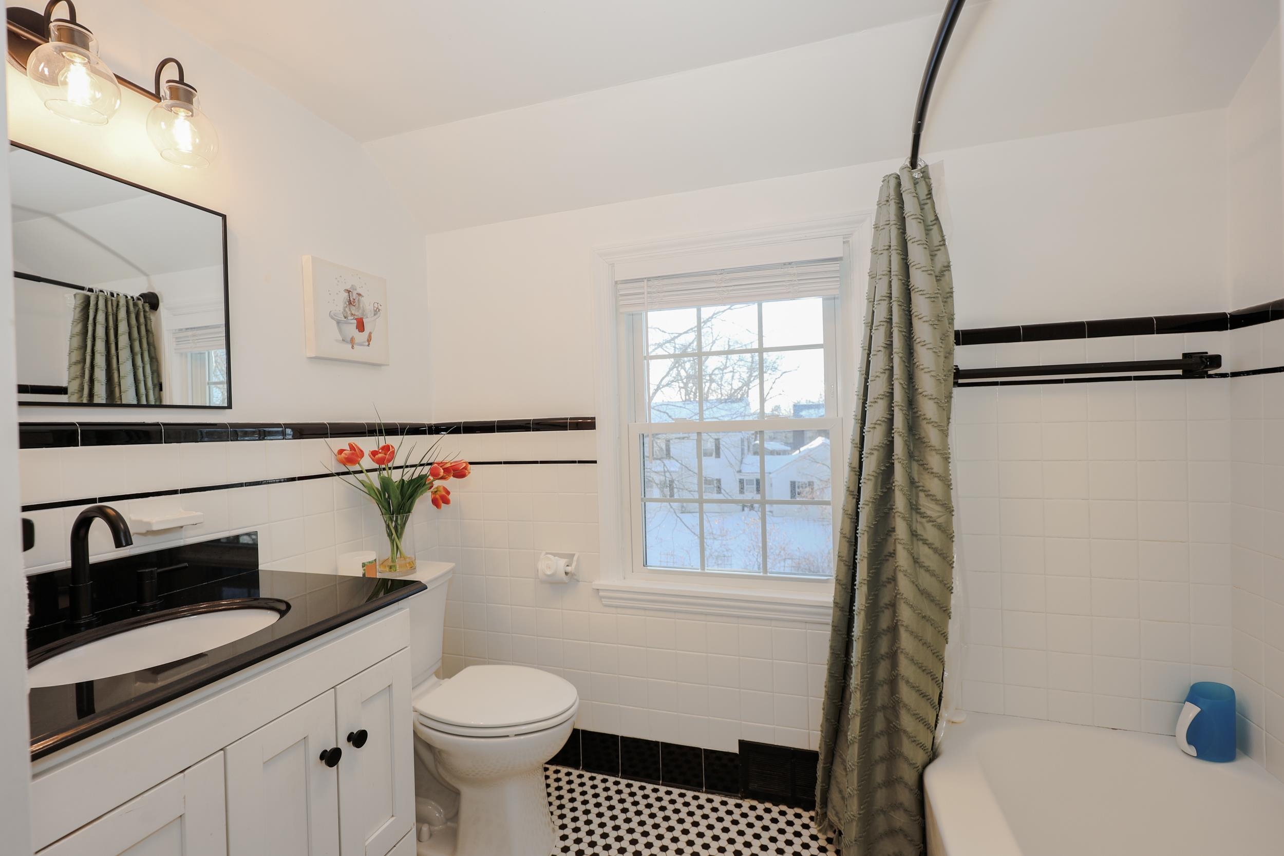 288 Oak Street Manchester, NH 03104 - Photo 20 of 49