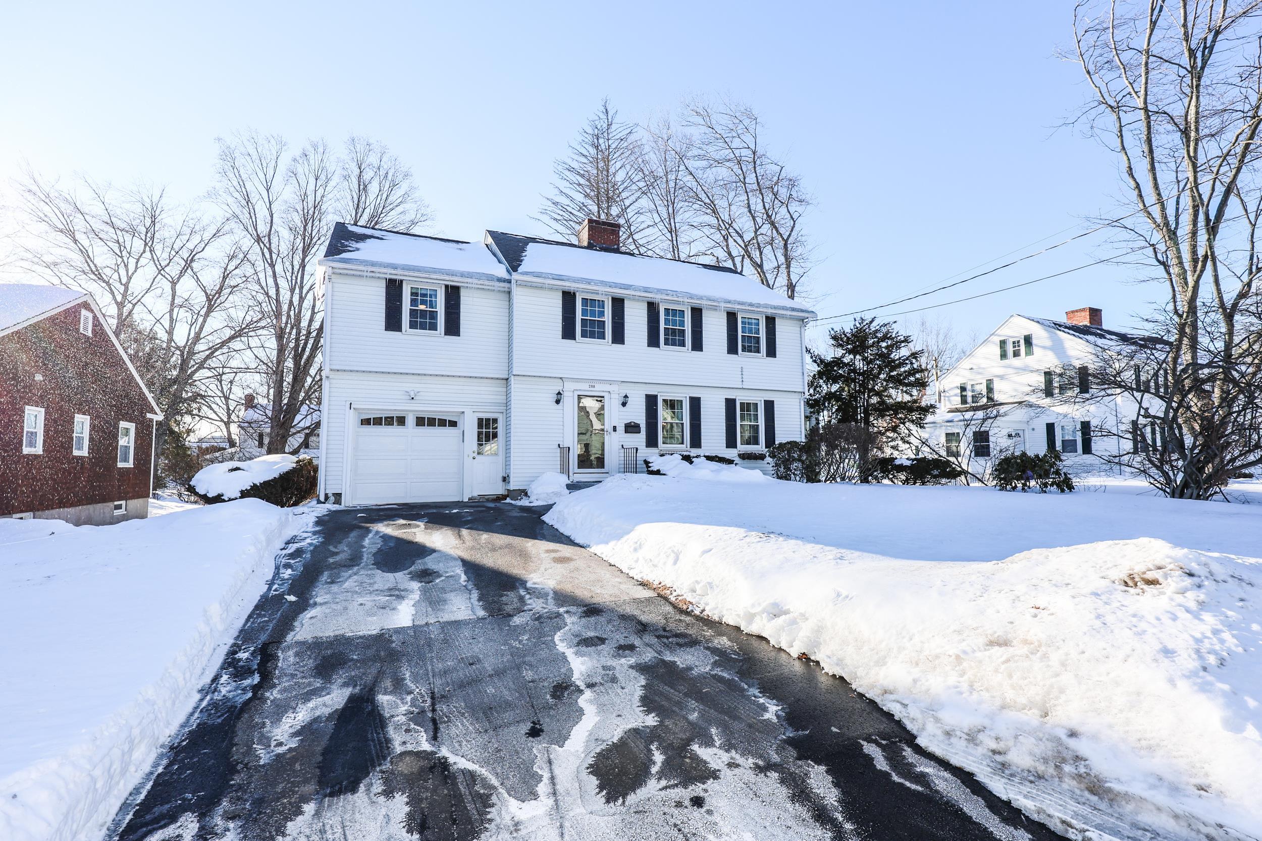 288 Oak Street Manchester, NH 03104 - Photo 2 of 49