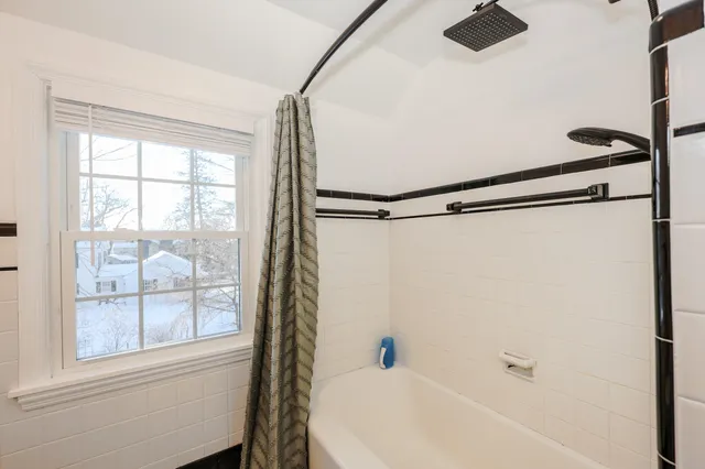 $525,000 | 288 Oak Street, Manchester, NH 03104