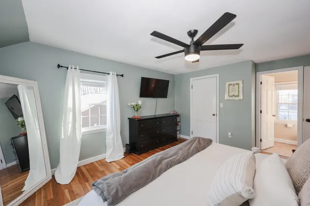 $525,000 | 288 Oak Street, Manchester, NH 03104