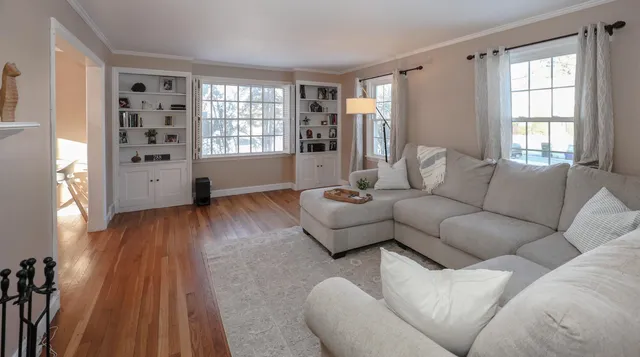 $525,000 | 288 Oak Street, Manchester, NH 03104