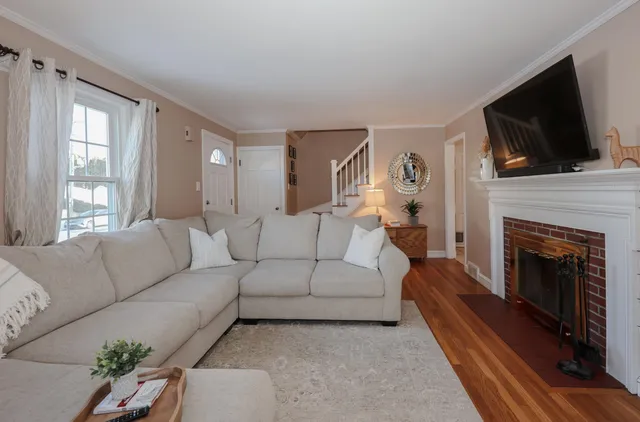 $525,000 | 288 Oak Street, Manchester, NH 03104