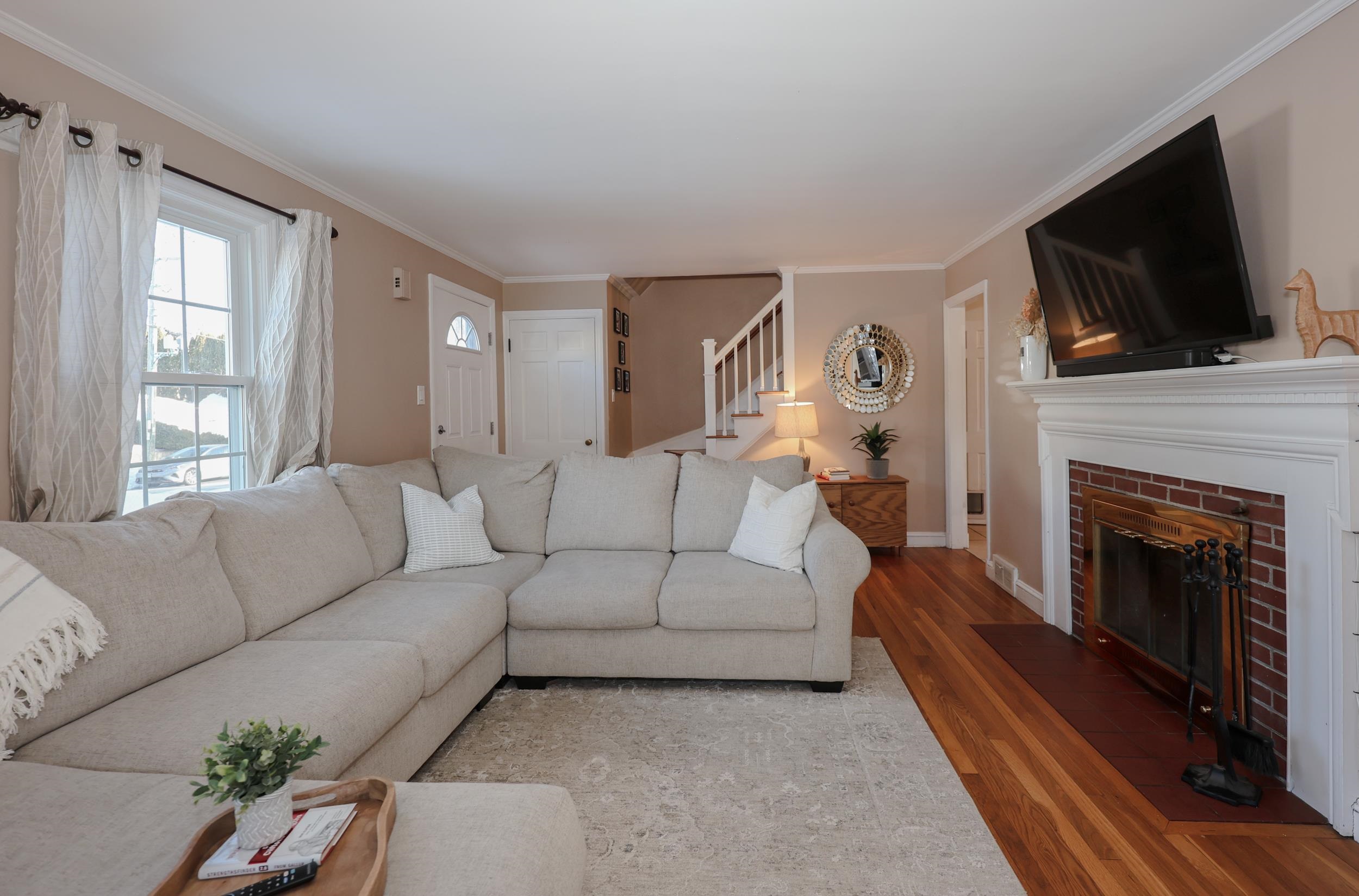 288 Oak Street Manchester, NH 03104 - Photo 7 of 49