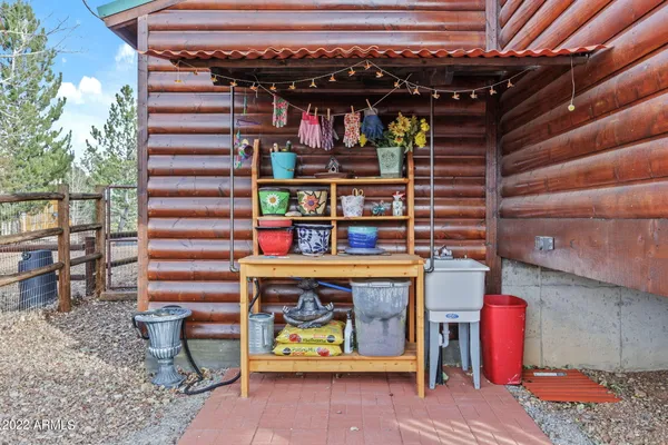 $469,000 | 2654 Palomino Trail, Overgaard, AZ 85933