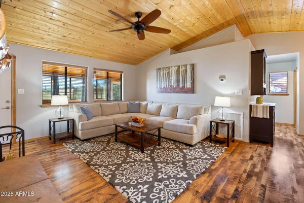 $469,000 | 2654 Palomino Trail, Overgaard, AZ 85933