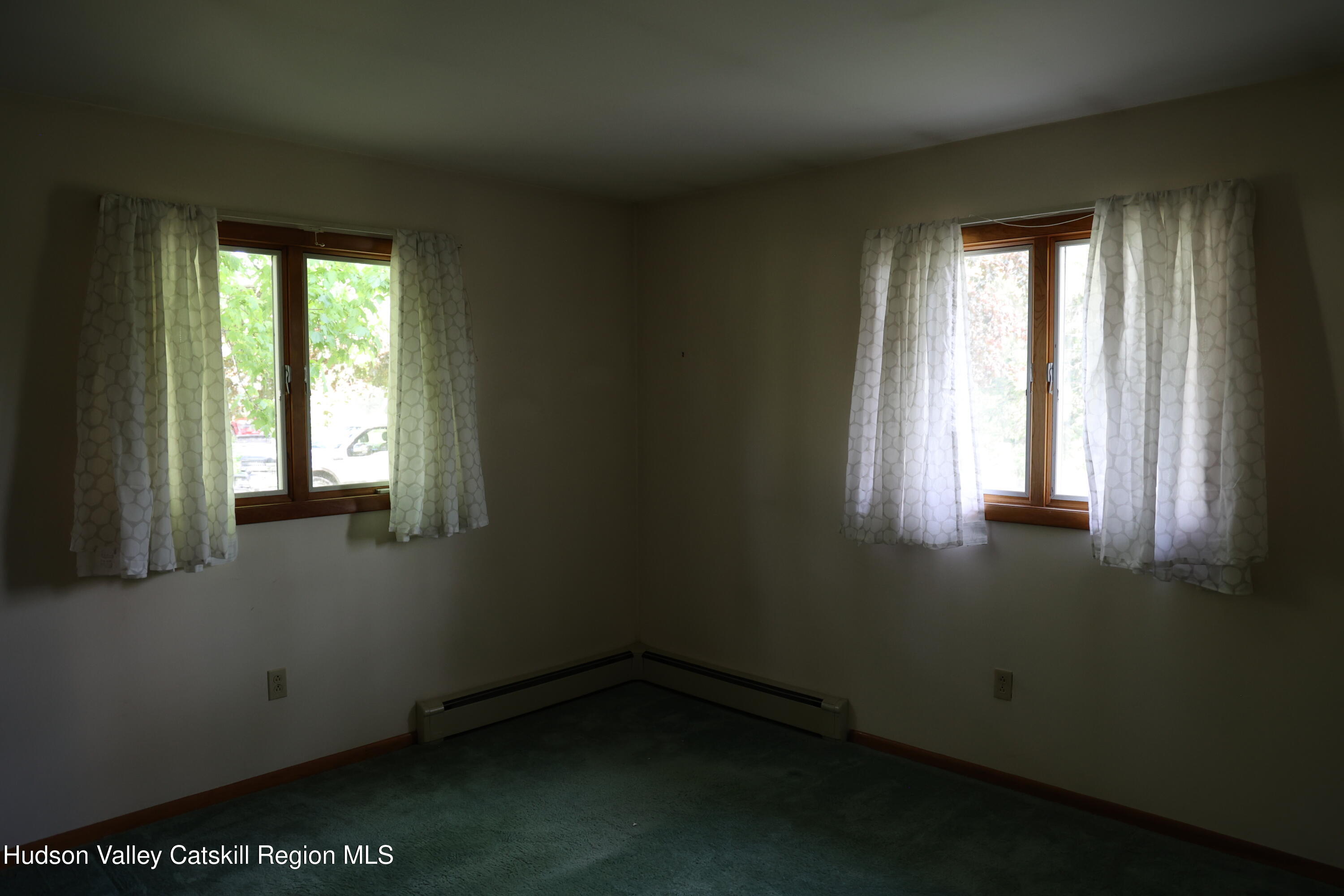 5 Enax Road Freehold, NY 12431 - Photo 7 of 17 5 enax bedroom curtain