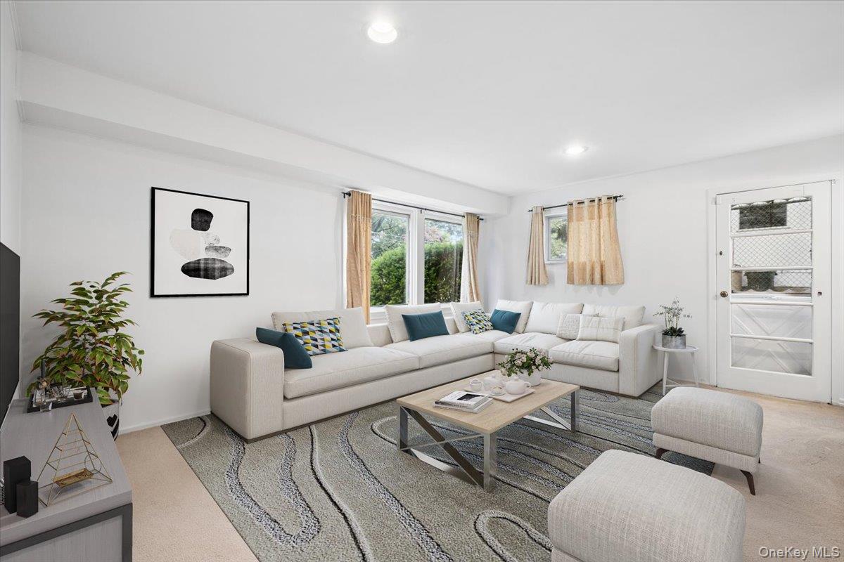21 Tanglewood Road Scarsdale, NY 10583 - Photo 17 of 28 Photo is virtually staged