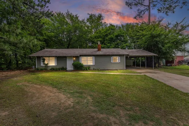 $195,000 | 122 Fm 275, Emory, TX 75440