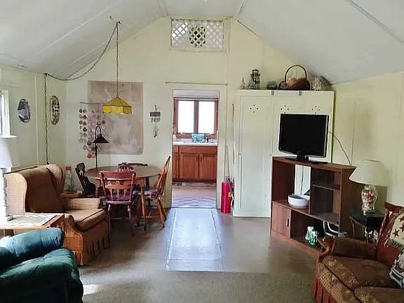 25W Budlong Farm Road Warwick, RI 02886 - Photo 3 of 8