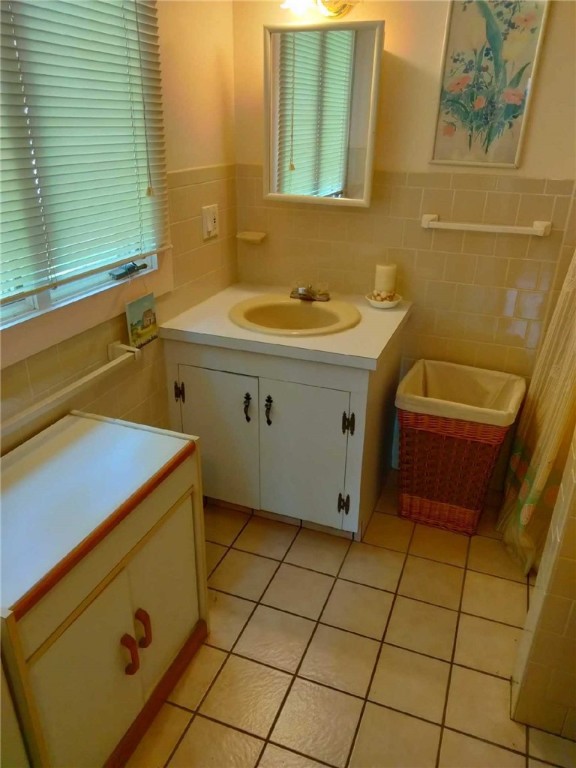 25W Budlong Farm Road Warwick, RI 02886 - Photo 7 of 8