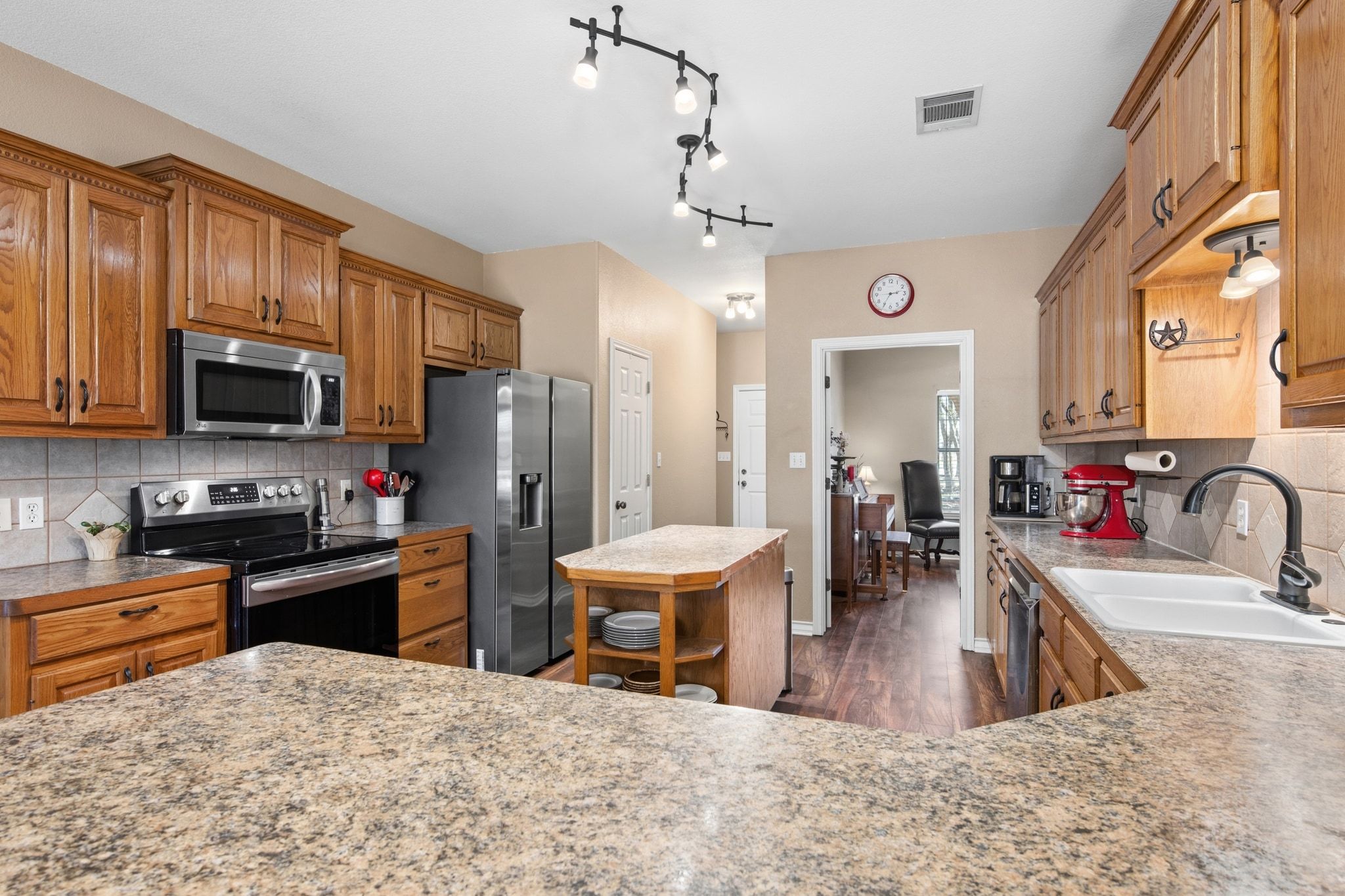75 Four T Ranch Road Georgetown, TX 78633 - Photo 8 of 32