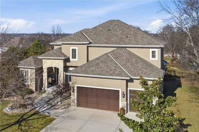 $899,999 | 2628 West 162nd Terrace, Overland Park, KS 66085