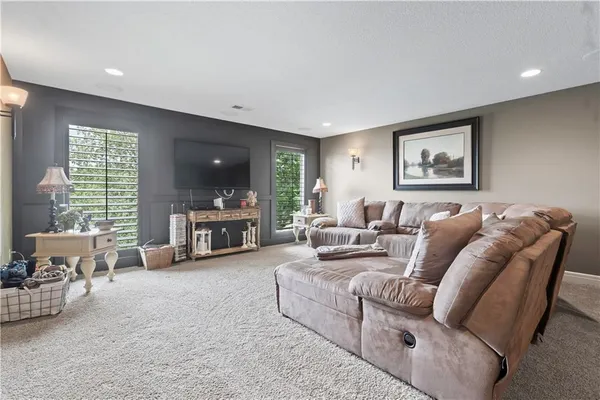 $899,999 | 2628 West 162nd Terrace, Overland Park, KS 66085