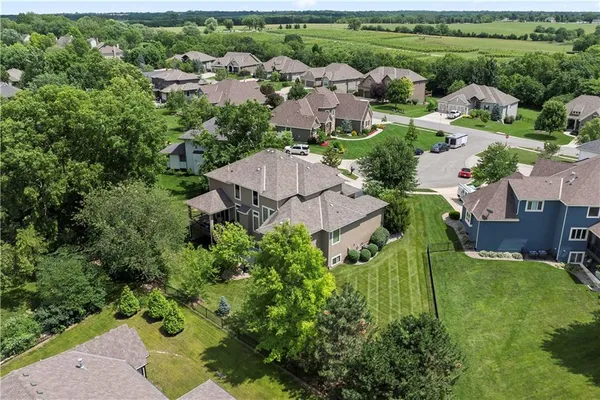 $899,999 | 2628 West 162nd Terrace, Overland Park, KS 66085