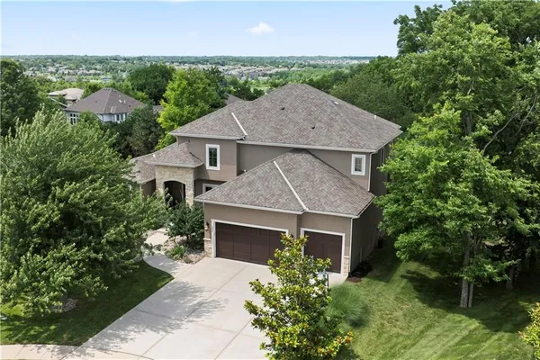 $899,999 | 2628 West 162nd Terrace, Overland Park, KS 66085