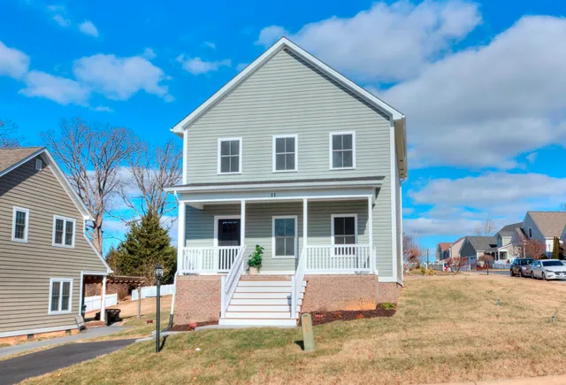 $385,000 | 11 Topside Circle, Staunton, VA 24401