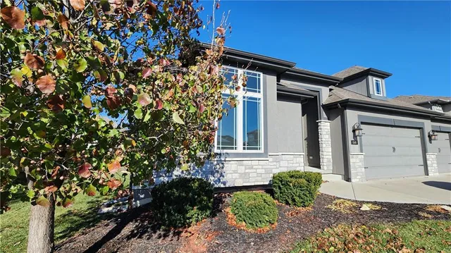 $585,000 | 8140 Northwest 90th Street, Kansas City, MO 64153