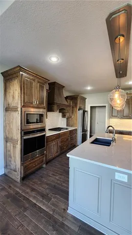 $585,000 | 8140 Northwest 90th Street, Kansas City, MO 64153