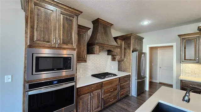 $585,000 | 8140 Northwest 90th Street, Kansas City, MO 64153