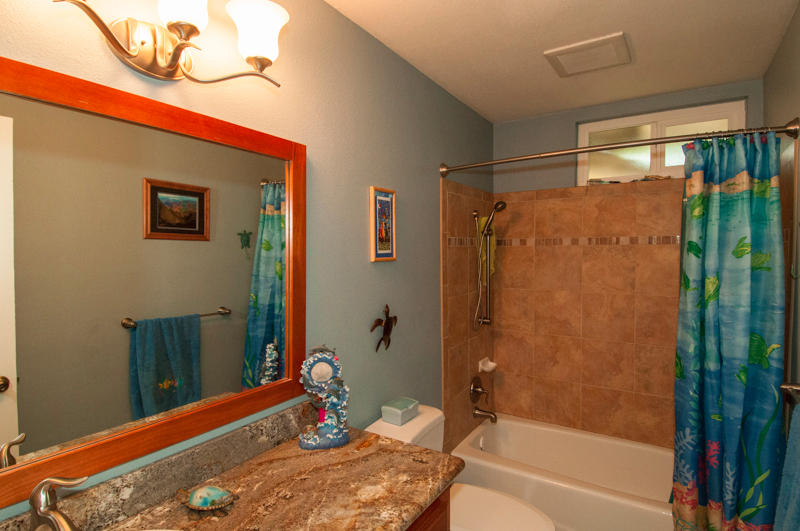 8590 Ranchette Drive Redding, CA 96001 - Photo 8 of 15 8 Bath