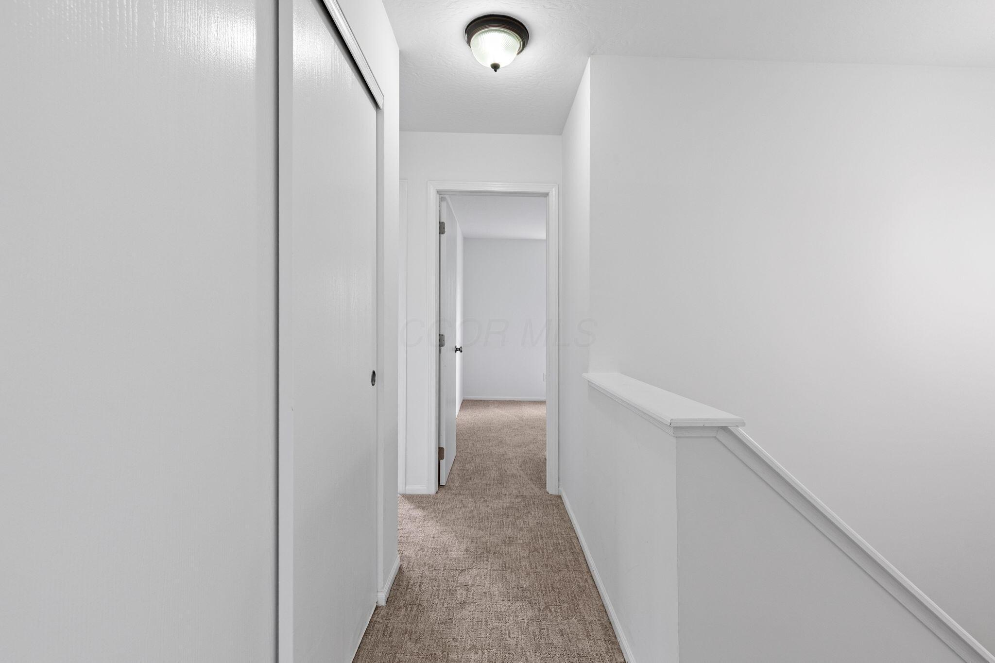 279 Richards Circle Delaware, OH 43015 - Photo 32 of 60 Hallway Up
