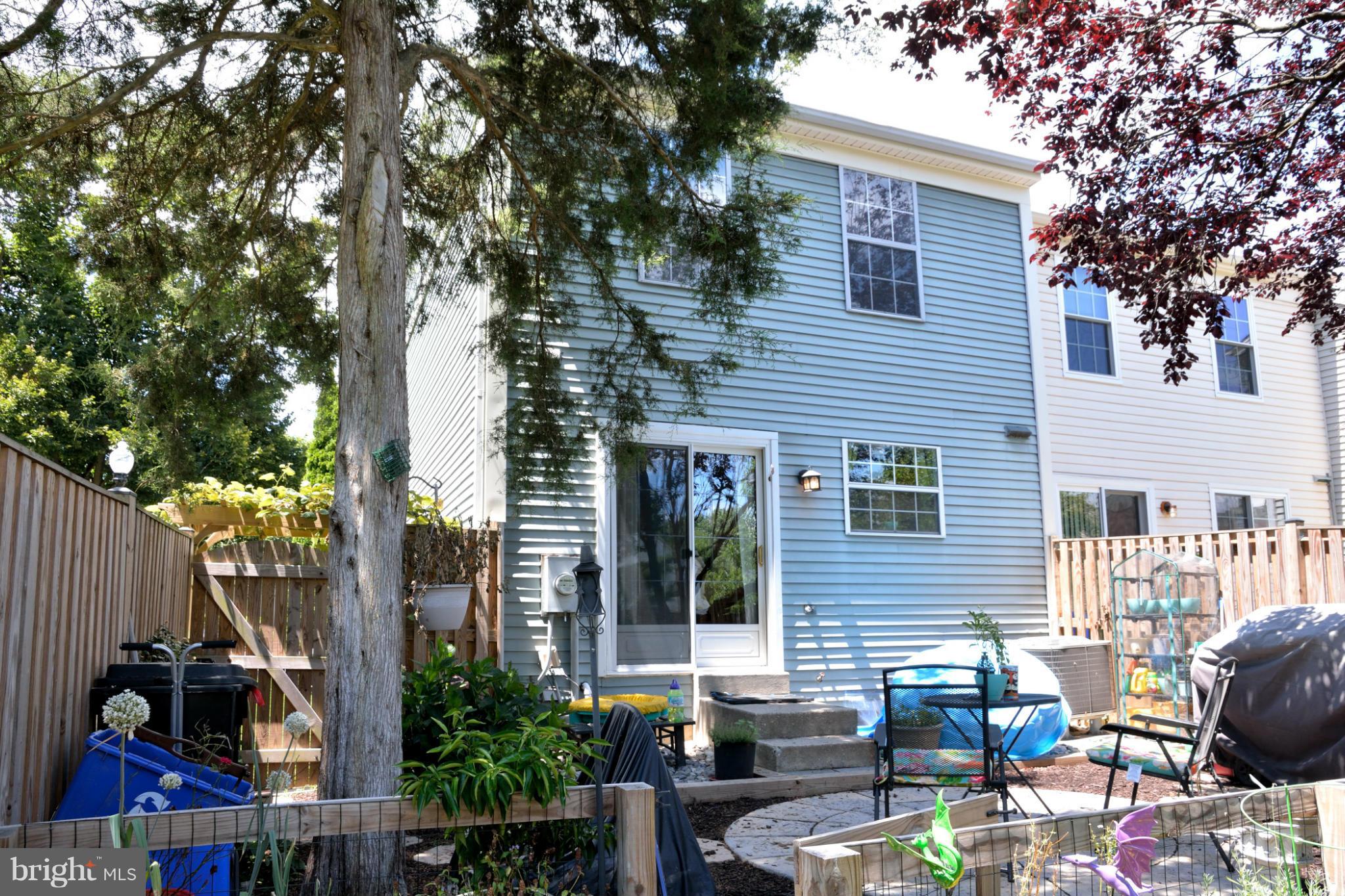 12 London Bridge Court Silver Spring, MD 20906 - Photo 3 of 25 Exterior (Rear)