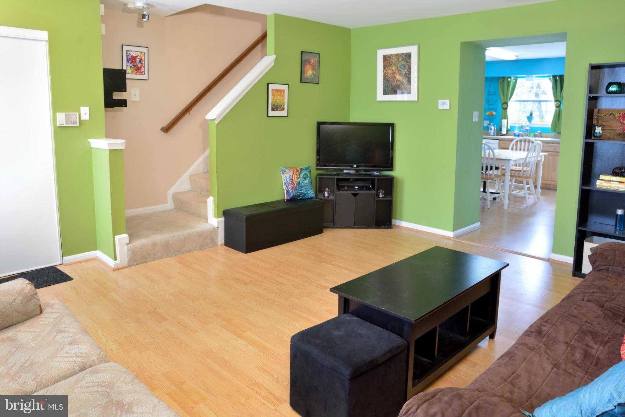 12 London Bridge Court Silver Spring, MD 20906 - Photo 10 of 25 Living Room