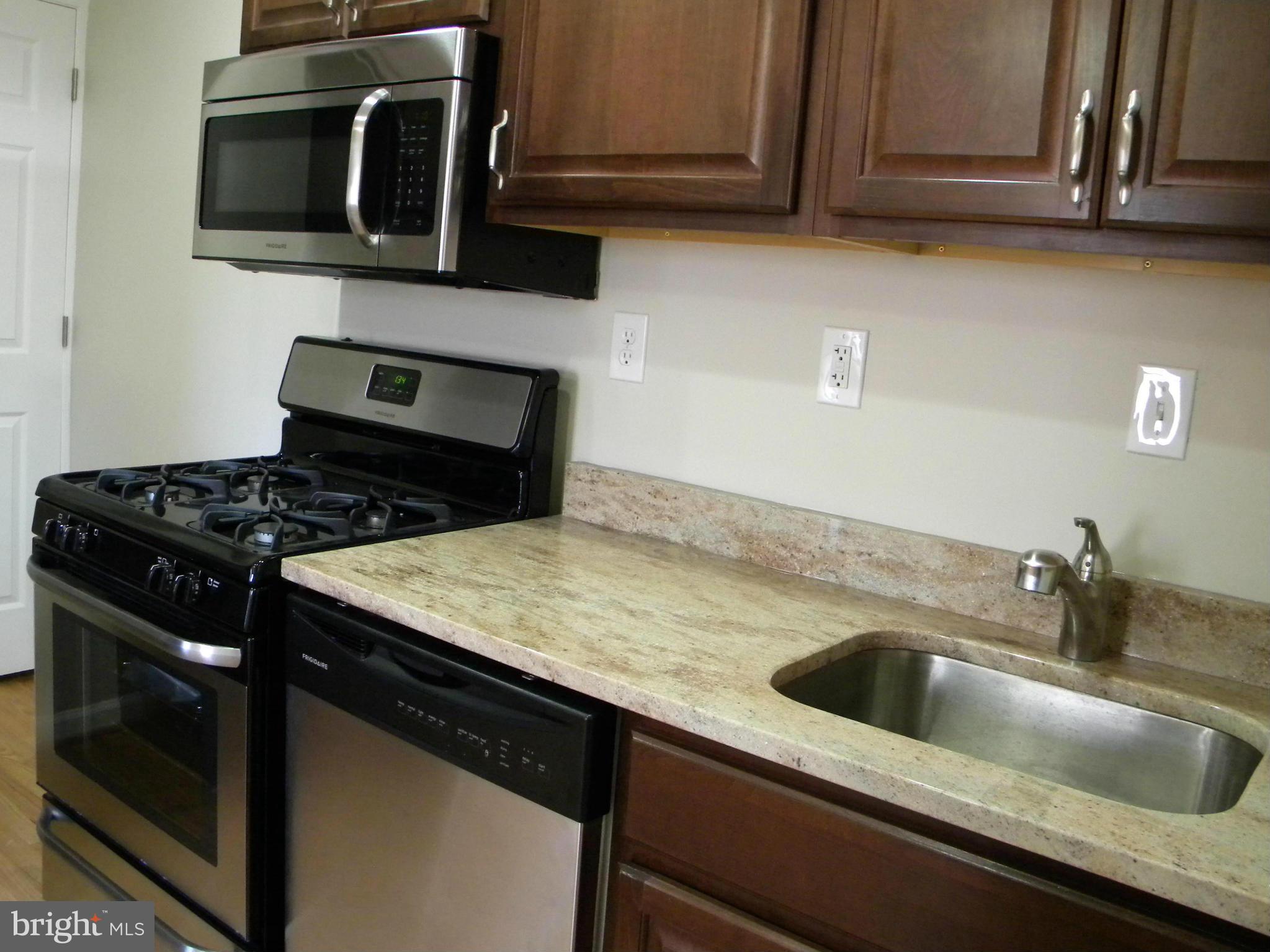2409 Fire House Road Hyattsville, MD 20785 - Photo 6 of 30 Kitchen