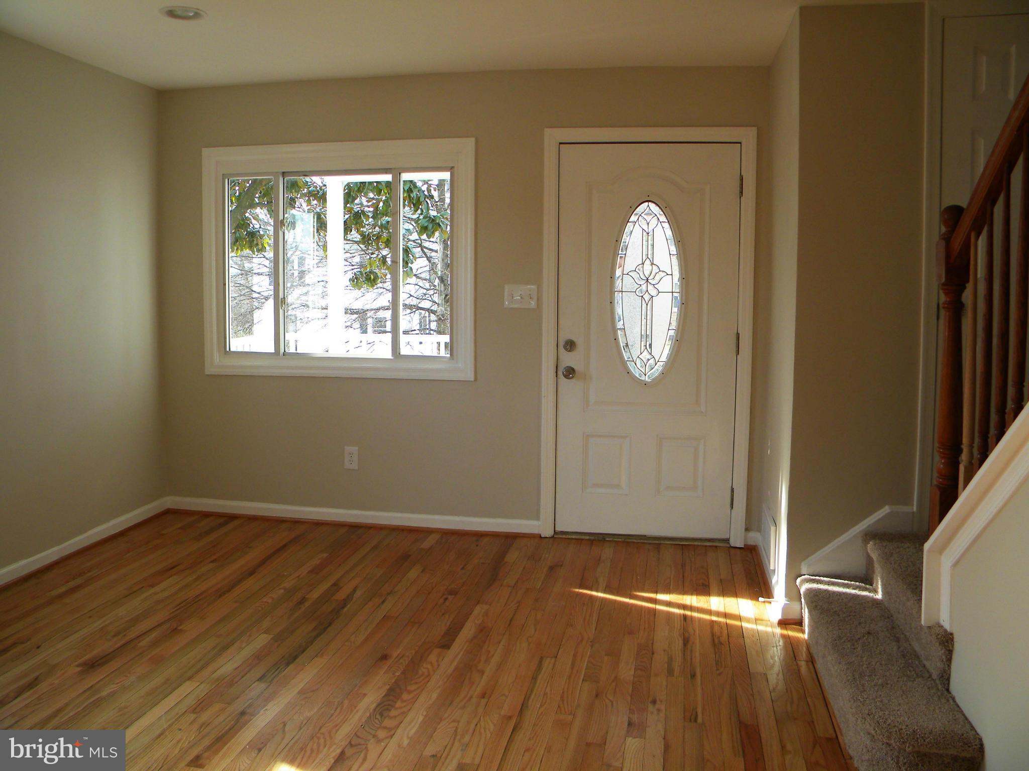 2409 Fire House Road Hyattsville, MD 20785 - Photo 8 of 30 Living Room