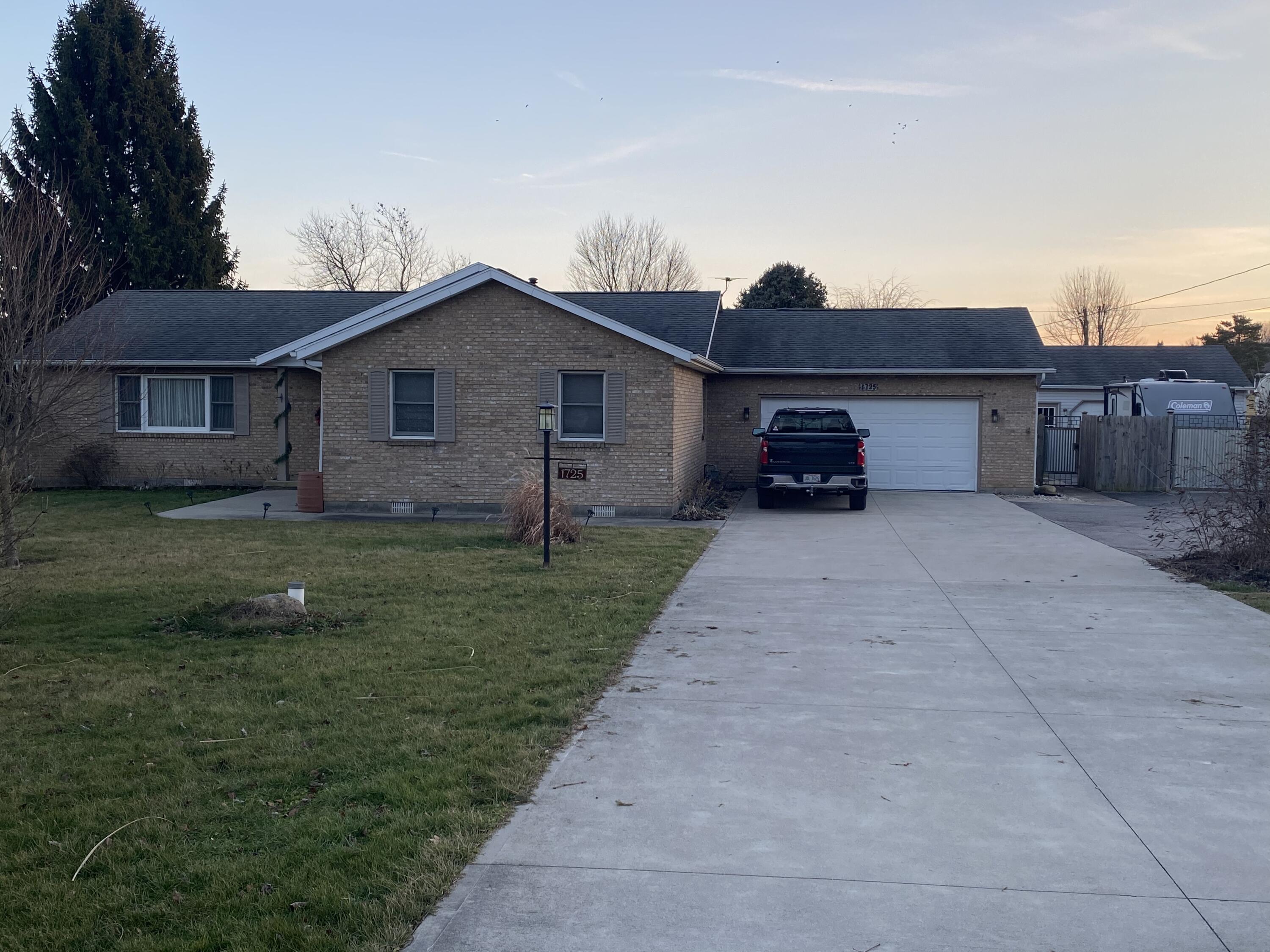 1725 Willow Road Springfield, OH 45502 - Photo 4 of 33