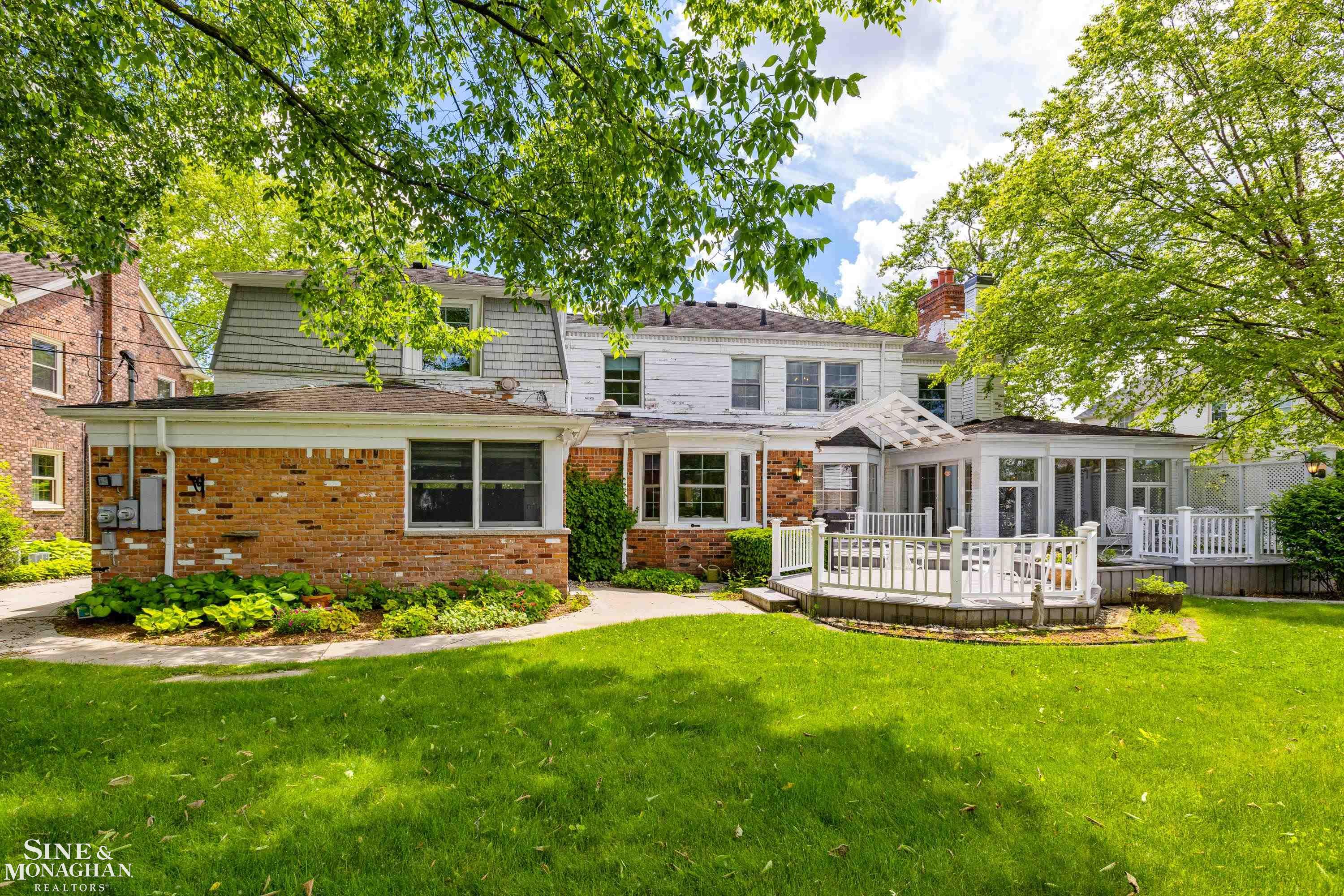 1380 Oxford Road Grosse Pointe Woods, MI 48236 - Photo 44 of 59