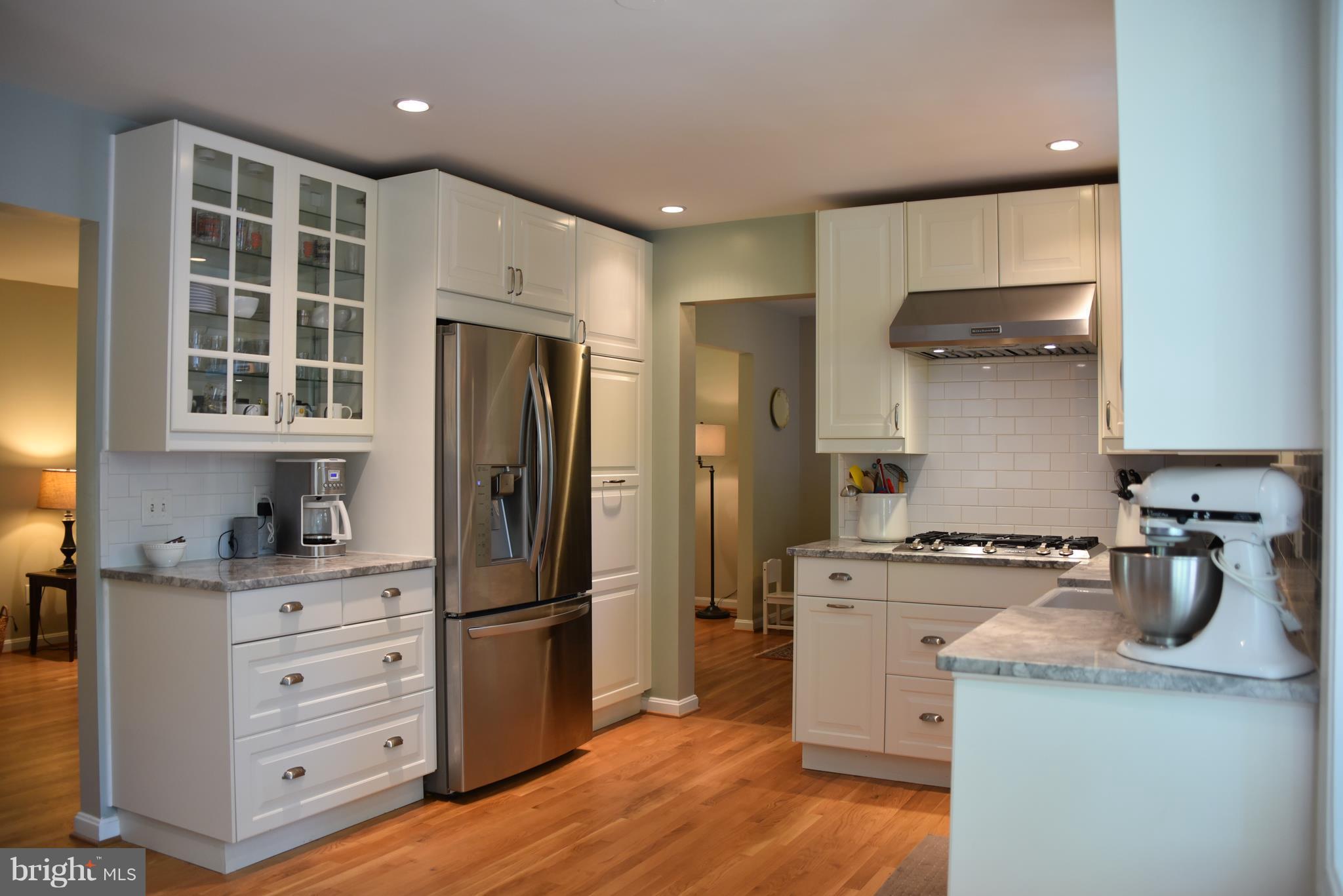 8605 Cromwell Drive Springfield, VA 22151 - Photo 7 of 24 High End Appliances & Quartize Counters