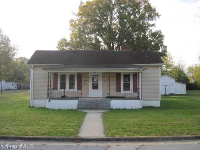 1218 Ridge Avenue Eden, NC 27288 - Photo 1 of 10 Exterior Front.