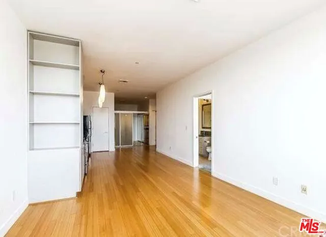 $649,000 | 3810 Wilshire Boulevard, Unit 908, Los Angeles, CA 90010
