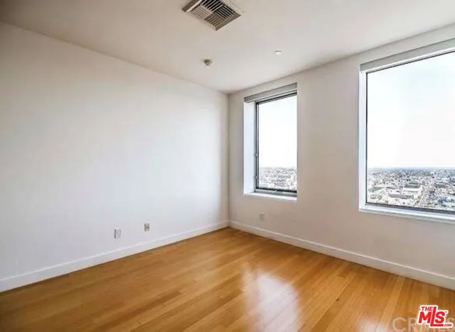 $649,000 | 3810 Wilshire Boulevard, Unit 908, Los Angeles, CA 90010