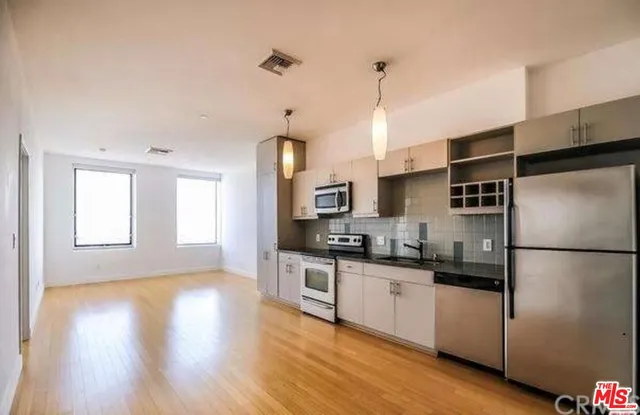 $649,000 | 3810 Wilshire Boulevard, Unit 908, Los Angeles, CA 90010