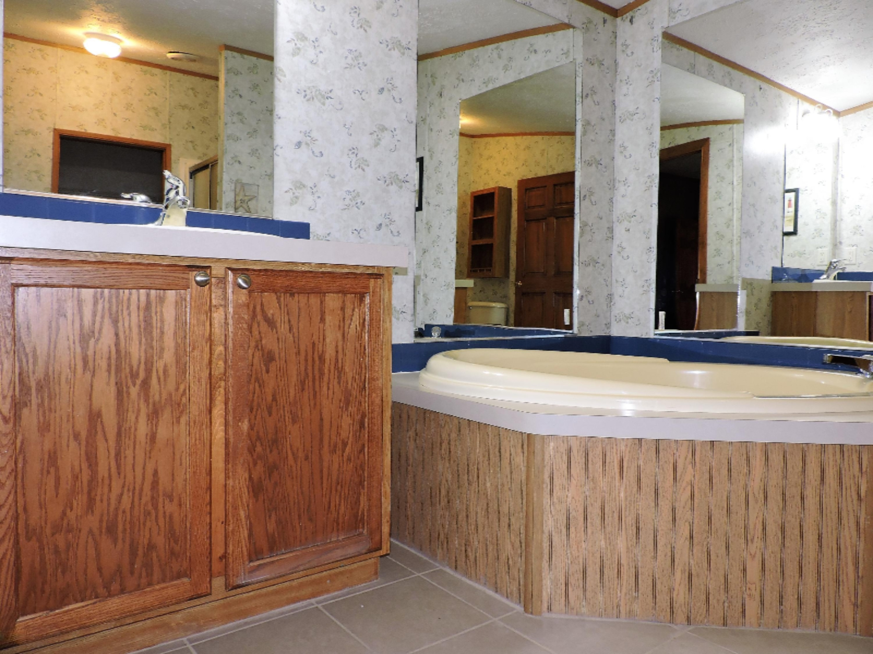 4989 Kirk Road Eau Claire, MI 49111 - Photo 17 of 21 DSCN3170