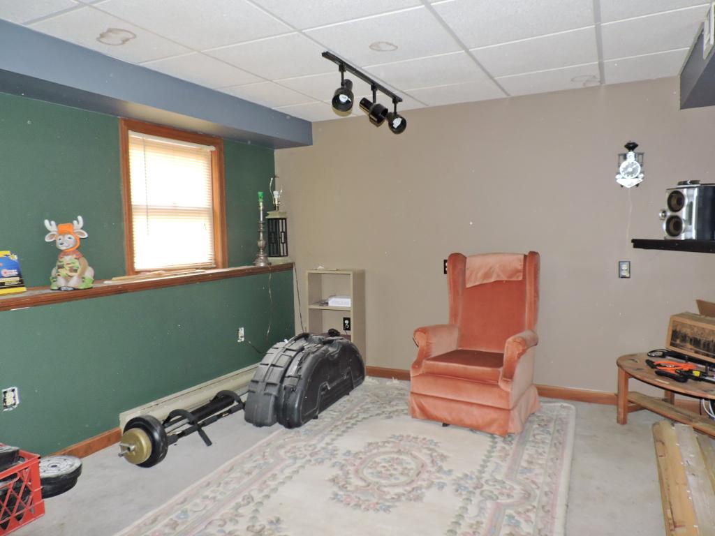 33 Beaver Pond Road Weare, NH 03281 - Photo 12 of 21
