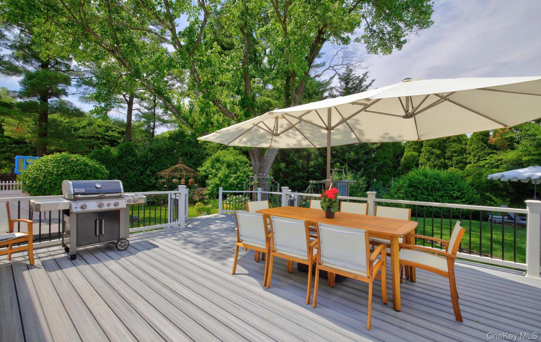 81 Lawrence Hill Road Huntington, NY 11743 - Photo 32 of 42