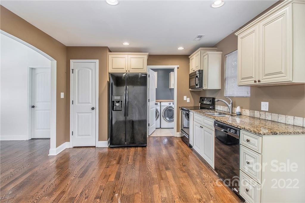 241 Eagle Creek Road Clover, SC 29710 - Photo 4 of 19 Gallery Image 4