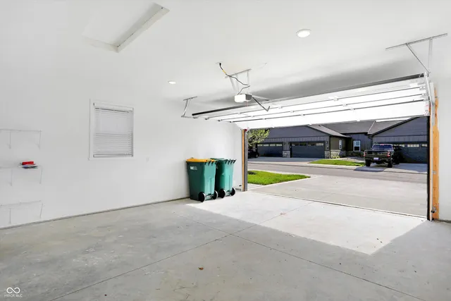 $1,949 | 1964 Sawgrass Drive, Franklin, IN 46131