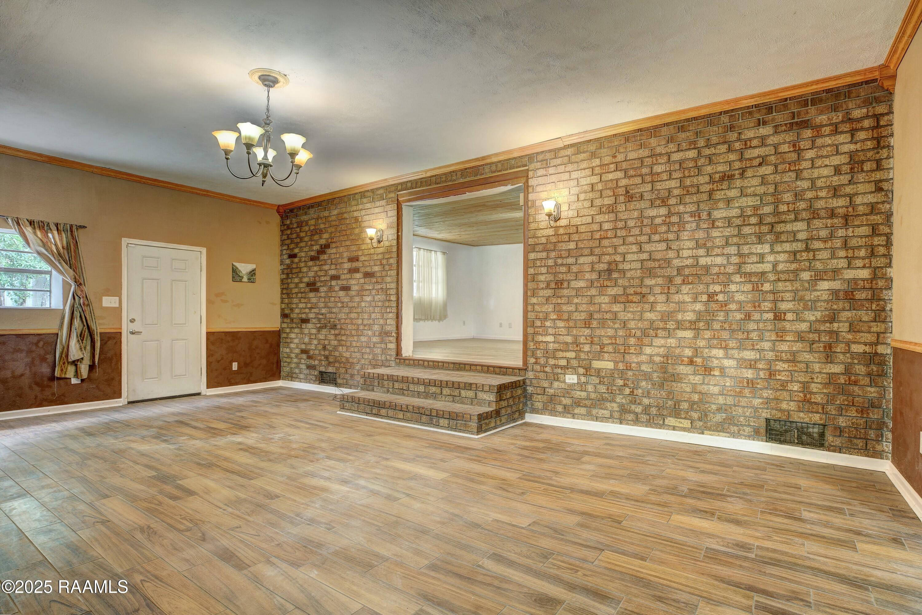 211 Dorsey Road New Iberia, LA 70563 - Photo 15 of 35 Lower Living Room