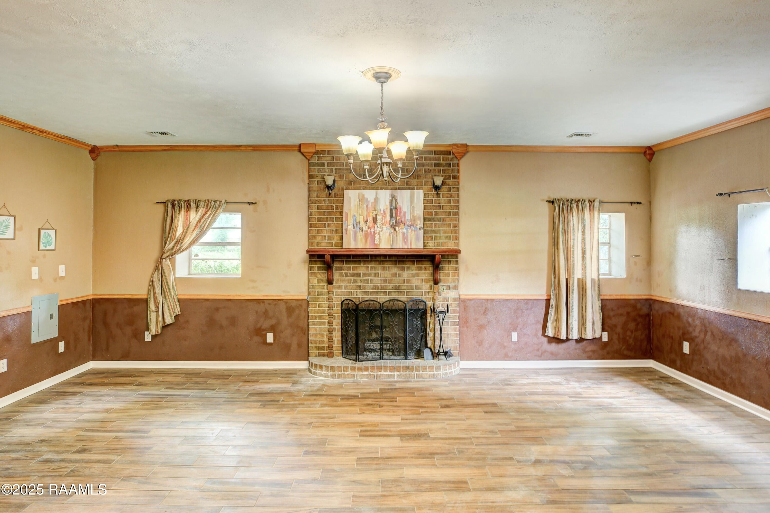 211 Dorsey Road New Iberia, LA 70563 - Photo 16 of 35 Lower Living Room