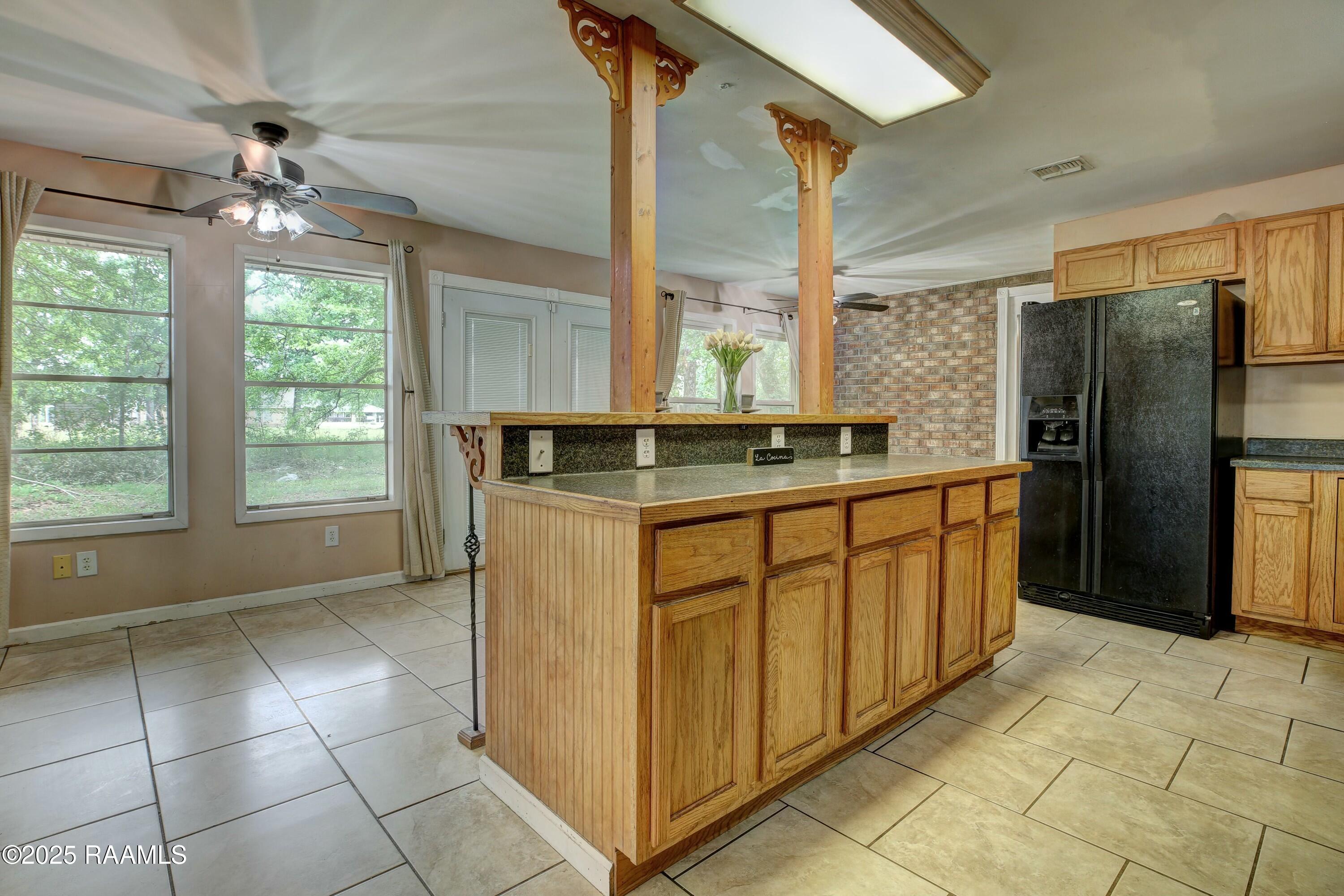 211 Dorsey Road New Iberia, LA 70563 - Photo 20 of 35 Kitchen