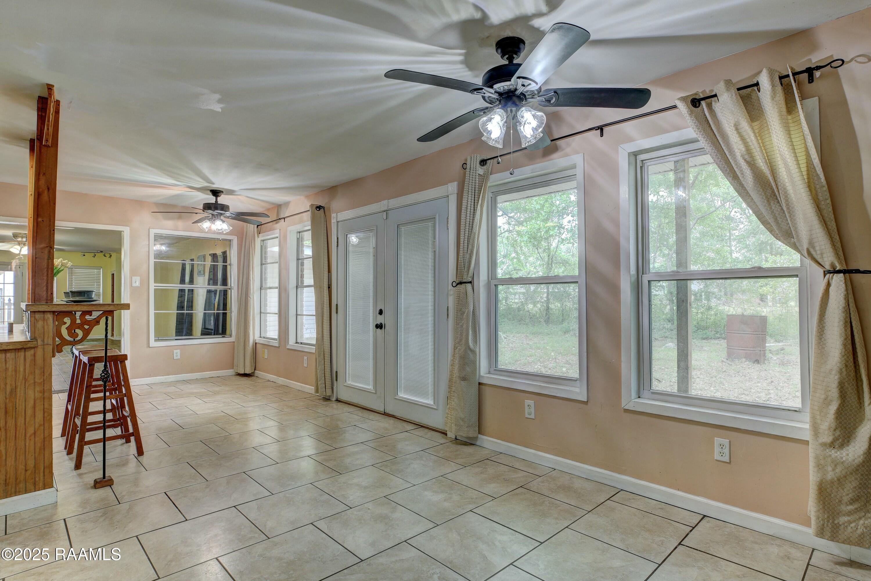 211 Dorsey Road New Iberia, LA 70563 - Photo 22 of 35 Kitchen