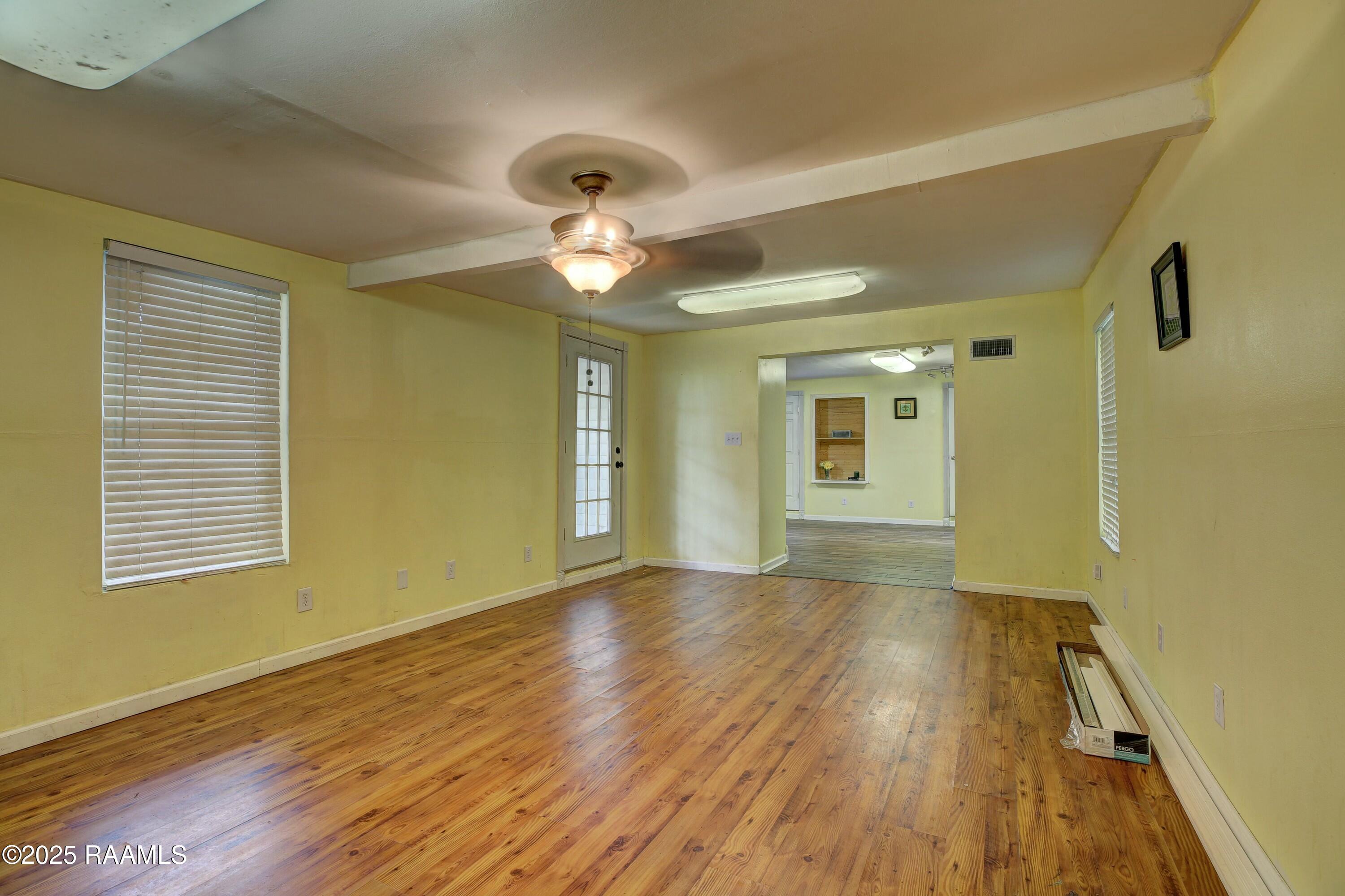 211 Dorsey Road New Iberia, LA 70563 - Photo 28 of 35 Flex Room Continued/6th Bedroom
