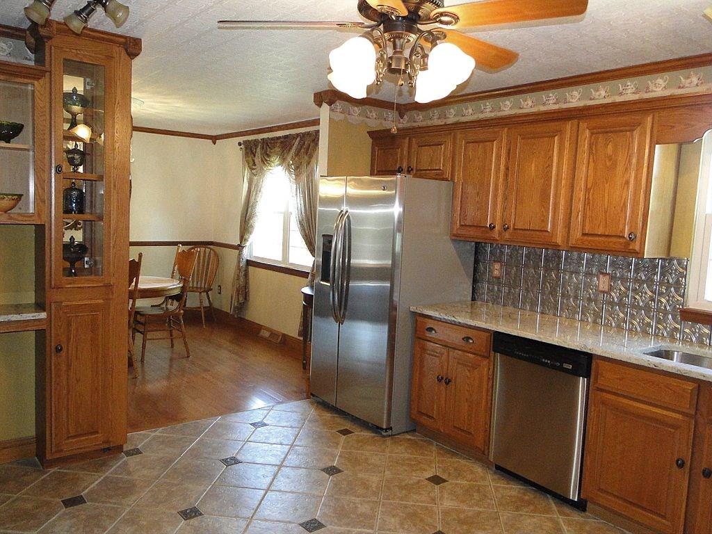 705 Lagonda Road Washington, PA 15301 - Photo 11 of 25 Quality Oak Cabinets & Granite Countertops