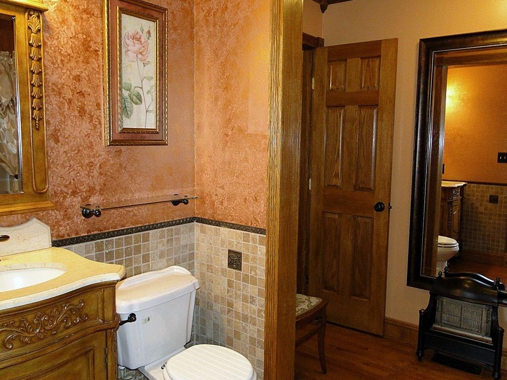 705 Lagonda Road Washington, PA 15301 - Photo 18 of 25 Incredible Hall Bath