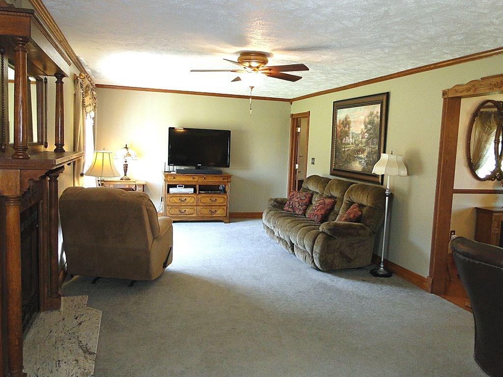 705 Lagonda Road Washington, PA 15301 - Photo 7 of 25 Spacious Living Room