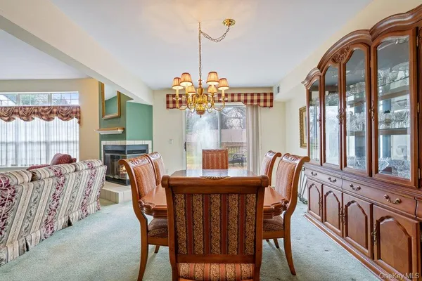 $645,000 | 62 Mystic Circle, Bay Shore, NY 11706